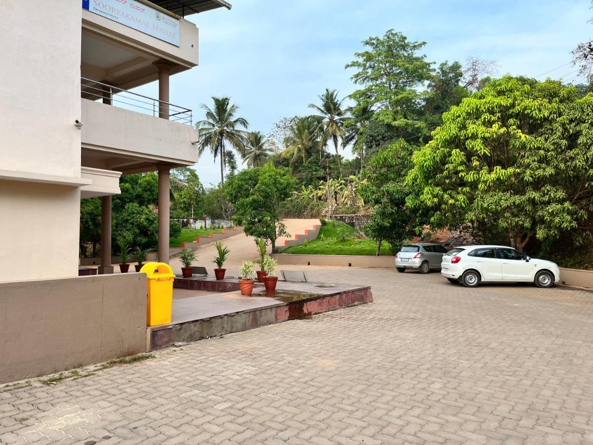 Sooryakamal Mahal Hotel Dharmastala Kültér fotó