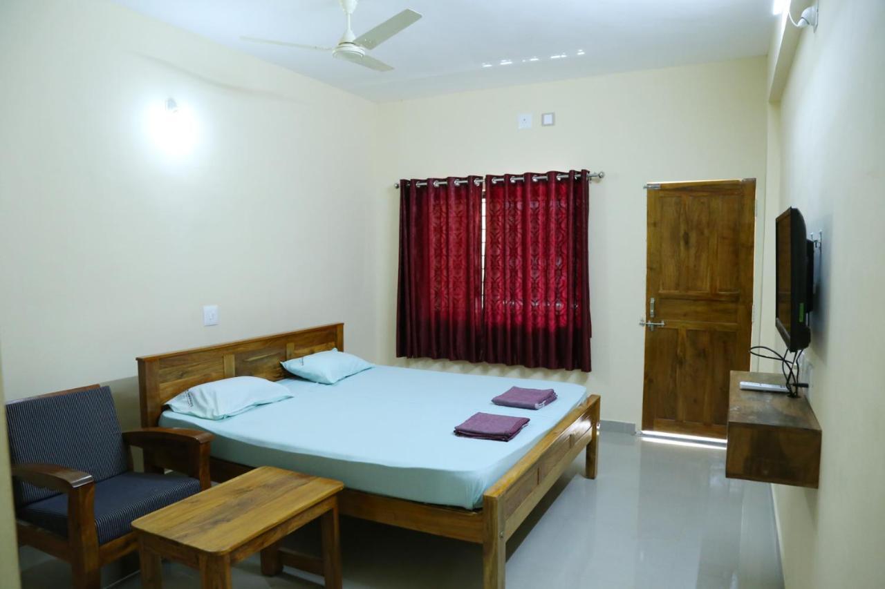 Sooryakamal Mahal Hotel Dharmastala Kültér fotó